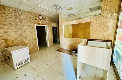 متجر - استوديو - 1 حمام للايجار في S02 - طراز أسباني - المدينة العالمية - دبي