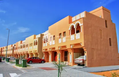 Villa - 2 Bedrooms - 3 Bathrooms for sale in Zone 7 - Hydra Village - Abu Dhabi