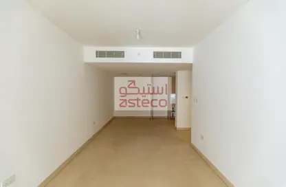 شقة - غرفة نوم - 2 حمامات للايجار في F بناية - الزينة - شاطئ الراحة - أبوظبي