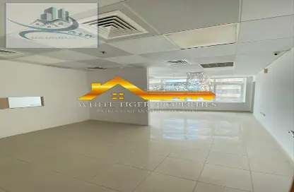 Empty Room image for: Office Space - Studio - 1 Bathroom for rent in Al Rashidiya 1 - Al Rashidiya - Ajman, Image 1