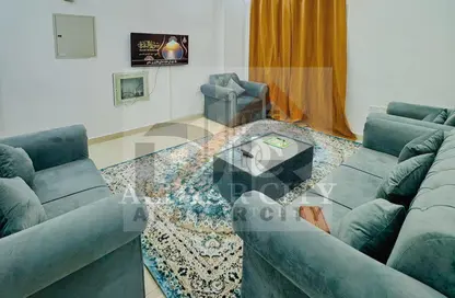 شقة - غرفة نوم - 2 حمامات للايجار في مساكن كورنيش عجمان - طريق كورنيش عجمان - عجمان