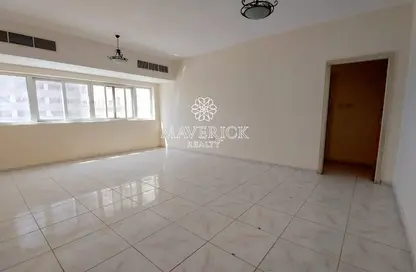 Empty Room image for: Apartment - 1 Bedroom - 2 Bathrooms for rent in Al Hafeet Tower - Al Khan - Sharjah, Image 1