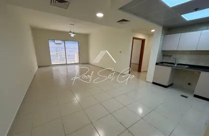 شقة - غرفة نوم - 2 حمامات للايجار في مابل 2 - حدائق الإمارات 2 - قرية الجميرا سركل - دبي