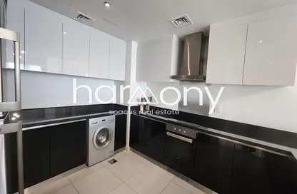 Kitchen image for: Apartment - 2 Bedrooms - 3 Bathrooms for rent in Damac Heights - Dubai Marina - Dubai, Image 1