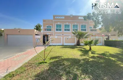 Villa - 4 Bedrooms - 5 Bathrooms for rent in Umm Suqeim 2 - Umm Suqeim - Dubai