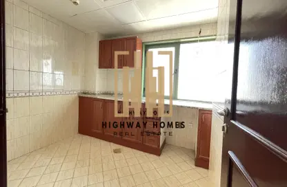 Apartment - 2 Bedrooms - 2 Bathrooms for rent in Rolla Square - Rolla Area - Sharjah