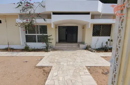 Villa - 4 Bedrooms - 4 Bathrooms for rent in Khuzam - Ras Al Khaimah