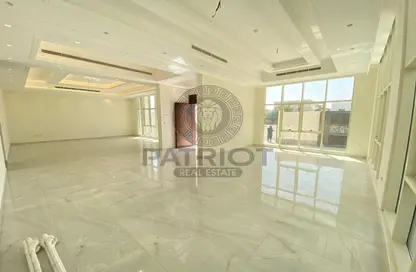 صورة لـ غرفة فارغة فيلا - 6 غرف نوم - 7 حمامات للايجار في جميرا 1 - الجميرا - دبي ، صورة رقم 1