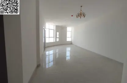 شقة - 2 غرف نوم - 3 حمامات للايجار في مساكن كورنيش عجمان - طريق كورنيش عجمان - عجمان