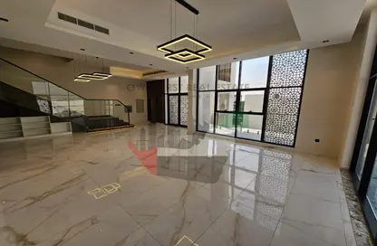 Ultra-Luxury | 5 BR villa | LIFT | Prime Location