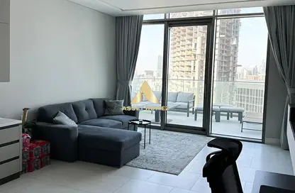 صورة لـ غرفة المعيشة دوبلكس - غرفة نوم - 2 حمامات للايجار في فندق ومساكن إس إل إس دبي - الخليج التجاري - دبي ، صورة رقم 1