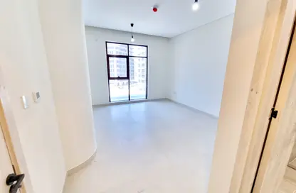 شقة - غرفة نوم - 2 حمامات للايجار في سندس ليلي - مجمع دبي ريزيدنس - دبي