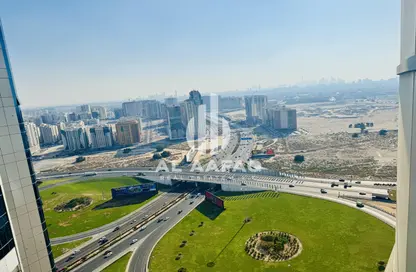 شقة - 3 غرف نوم - 4 حمامات للايجار في برج ماجيستيك - شارع التعاون - التعاون - الشارقة