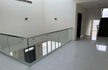 Stairs image for: Villa - 4 Bedrooms - 6 Bathrooms for rent in Veneto - Dubai Waterfront - Dubai, Image 1