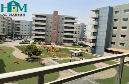 Apartment - 1 Bedroom - 2 Bathrooms for rent in Tower 30 - Al Reef Downtown - Al Reef - Abu Dhabi