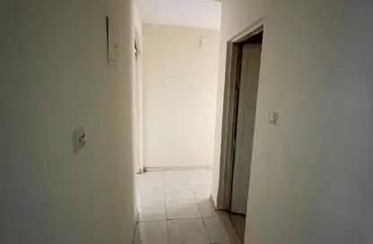 شقة - 2 غرف نوم - 1 حمام للايجار في منطقة الرولة - الشارقة