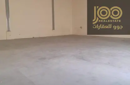 مستودع - استوديو - 1 حمام للايجار في أم الثعوب - أم القيوين