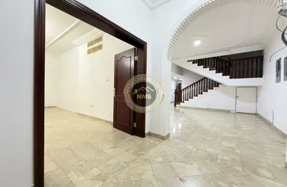 فيلا - 8 غرف نوم - 8 حمامات للايجار في المشرف - أبوظبي