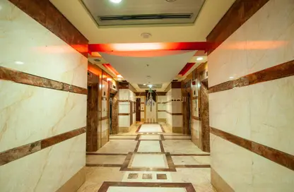 صورة لـ استقبال / بهو شقة - 2 غرف نوم - 3 حمامات للايجار في برج الصقر الذهبي - شارع حمدان - أبوظبي ، صورة رقم 1