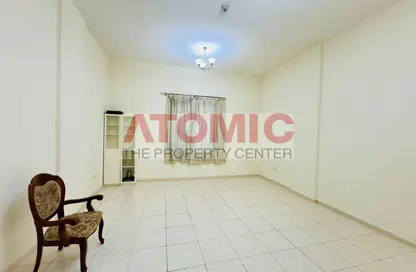 Apartment - Studio - 1 Bathroom for rent in IC1-EMR-06 - Emirates Cluster - International City - Dubai
