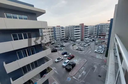 Apartment - 2 Bedrooms - 2 Bathrooms for sale in Tower 10 - Al Reef Downtown - Al Reef - Abu Dhabi