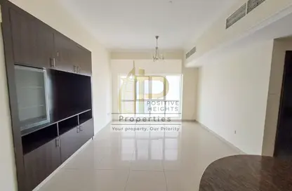 Apartment - 1 Bedroom - 2 Bathrooms for rent in Bin Khalid Building - Al Barsha 1 - Al Barsha - Dubai