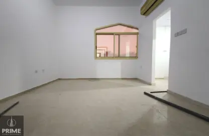 Villa - Studio - 1 Bathroom for rent in Al Muroor Building - Sultan Bin Zayed the First Street - Muroor Area - Abu Dhabi