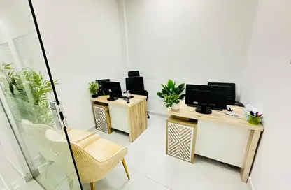 Office Space - Studio - 1 Bathroom for rent in Red Avenue - Al Garhoud - Dubai