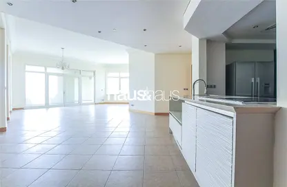 Apartment - 3 Bedrooms - 4 Bathrooms for sale in Abu Keibal - Shoreline Apartments - Palm Jumeirah - Dubai