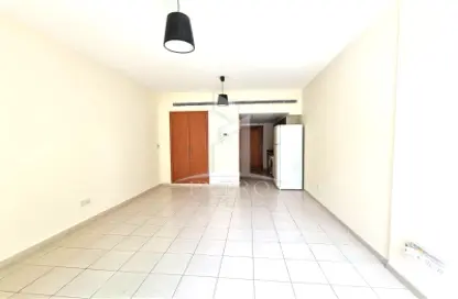Apartment - 1 Bathroom for rent in Al Dhafra 3 - Al Dhafra - Greens - Dubai