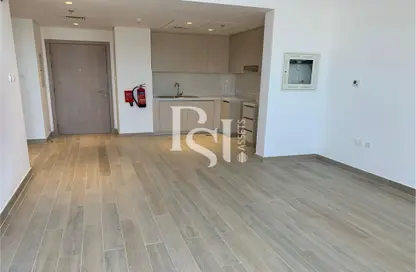 Apartment - 1 Bedroom - 1 Bathroom for rent in Waters Edge - Yas Island - Abu Dhabi