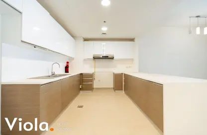 شقة - 2 غرف نوم - 3 حمامات للايجار في الأندلس - منطقة الجولف بالجميرا - دبي