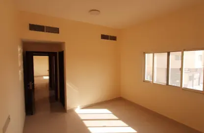 شقة - غرفة نوم - 2 حمامات للايجار في بناية النافورة 1 - 2  الروضة - الروضة - عجمان