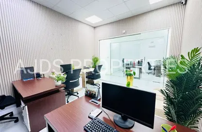 Office Space - Studio - 1 Bathroom for rent in Red Avenue - Al Garhoud - Dubai