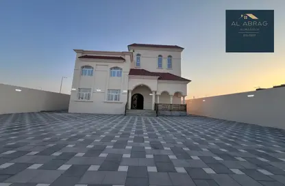 شقة - 2 غرف نوم - 2 حمامات للايجار في مدينة الرياض - أبوظبي