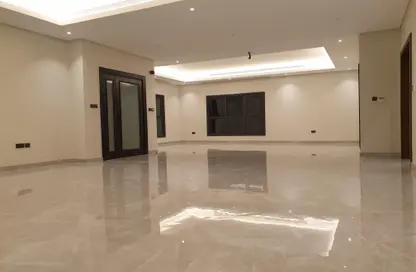 Empty Room image for: Villa - 5 Bedrooms - 6 Bathrooms for rent in Mohamed Bin Zayed City - Abu Dhabi, Image 1