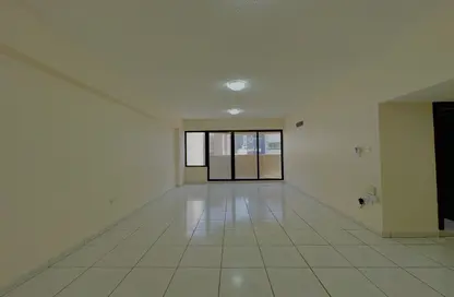 Apartment - 3 Bedrooms - 2 Bathrooms for rent in Silver Sands 1 - Mankhool - Bur Dubai - Dubai