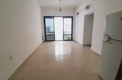Apartment - 2 Bedrooms - 2 Bathrooms for rent in Bu Tina - Al Sharq - Sharjah
