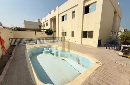 Villa - 4 Bedrooms - 4 Bathrooms for rent in Jumeirah 2 Villas - Jumeirah 2 - Jumeirah - Dubai