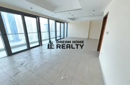 Apartment - 3 Bedrooms - 4 Bathrooms for rent in Al Khan - Sharjah