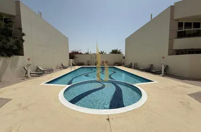 Villa - 4 Bedrooms - 4 Bathrooms for rent in Jumeirah 1 Villas - Jumeirah 1 - Jumeirah - Dubai