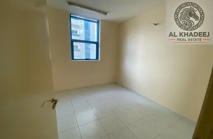Apartment - 2 Bedrooms - 2 Bathrooms for rent in Al Jurf 2 - Al Jurf - Ajman Downtown - Ajman