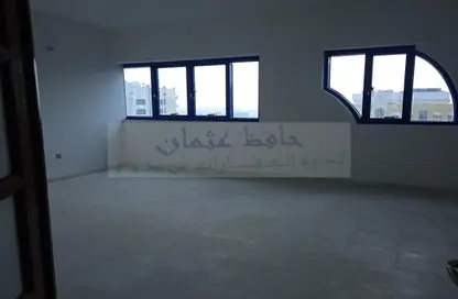 Empty Room image for: Apartment - 4 Bedrooms - 4 Bathrooms for rent in Al Falah Street - City Downtown - Abu Dhabi, Image 1