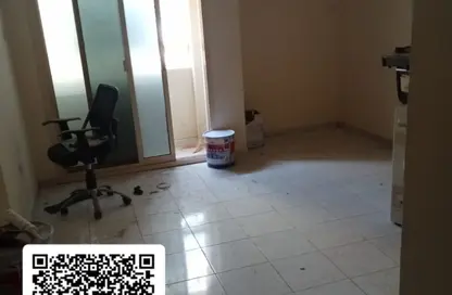 Apartment - 1 Bedroom - 1 Bathroom for rent in Thani Yarmook Building - Halwan - Sharjah