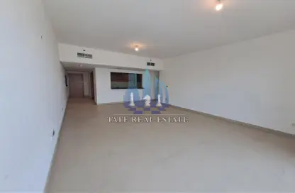 Empty Room image for: Apartment - 3 Bedrooms - 3 Bathrooms for rent in Danet Abu Dhabi - Abu Dhabi, Image 1
