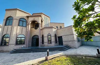 Villa - 5 Bedrooms - 7 Bathrooms for rent in Al Warqa'a 3 - Al Warqa'a - Dubai