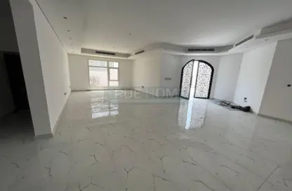 صورة لـ غرفة فارغة فيلا - 5 غرف نوم - 7 حمامات للبيع في حوشي - البادي - الشارقة ، صورة رقم 1