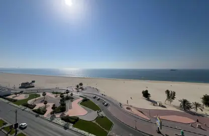 Apartment - 3 Bedrooms - 3 Bathrooms for rent in Corniche Tower - Ajman Corniche Road - Ajman
