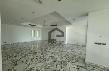 Apartment - 4 Bedrooms - 5 Bathrooms for rent in Al Tamr - Shoreline Apartments - Palm Jumeirah - Dubai