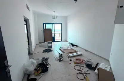 Apartment - 1 Bedroom - 1 Bathroom for rent in Corniche Tower - Ajman Corniche Road - Ajman